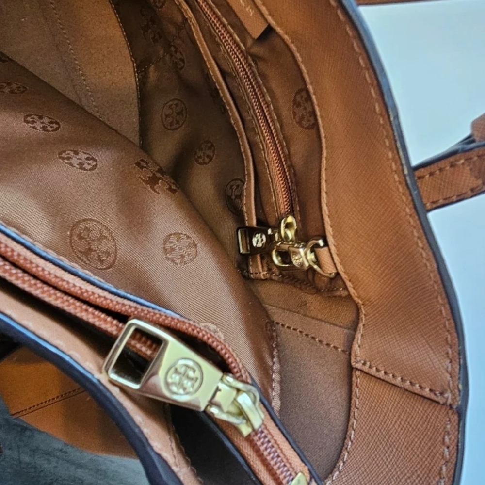Tory Burch York Small Tote Bag - Picture 6 of 8